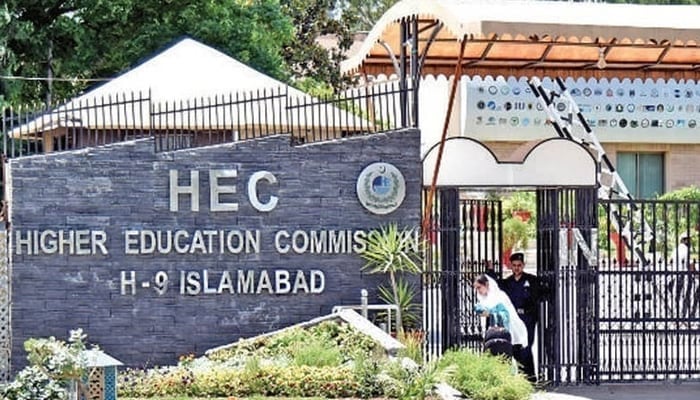 "HEC extended IT test deadline and strategic collaborations for competitive job market edge."